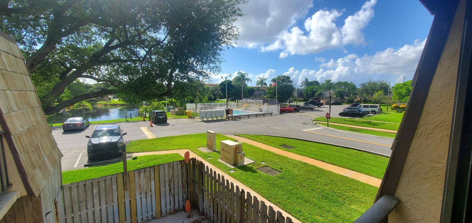 Active With Contract: $2,250 (2 beds, 2 baths, 1328 Square Feet)