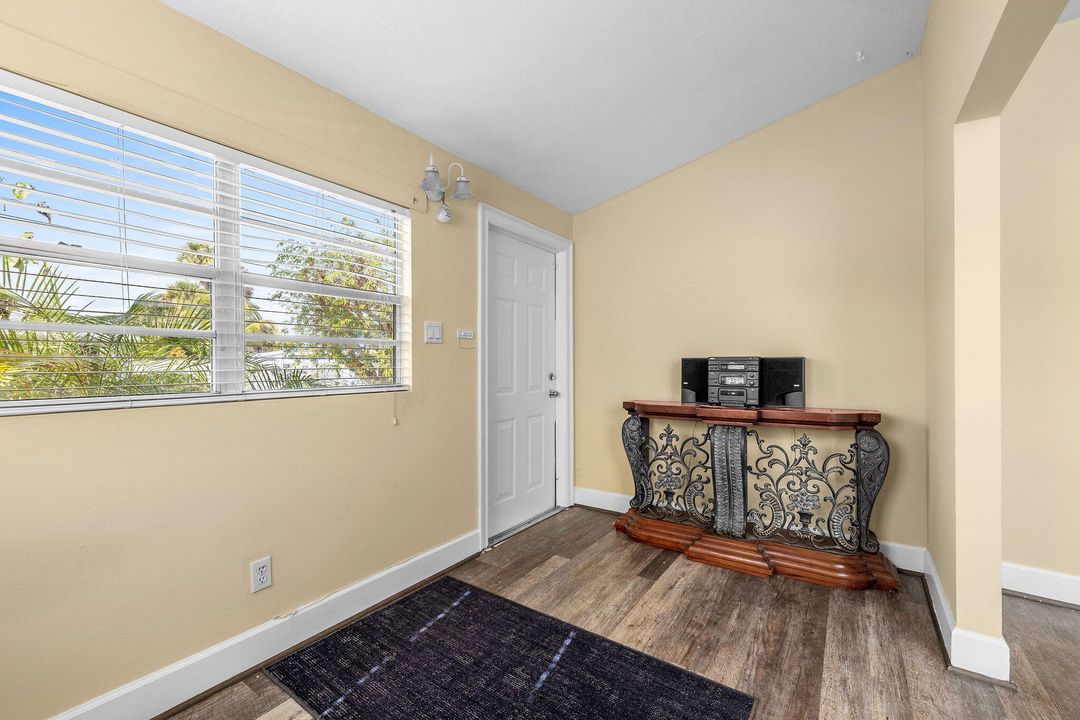 For Rent: $2,000 (3 beds, 2 baths, 1008 Square Feet)