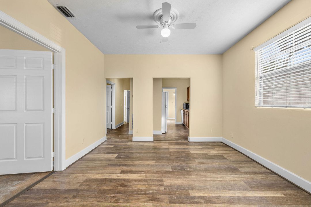 For Rent: $2,000 (3 beds, 2 baths, 1008 Square Feet)