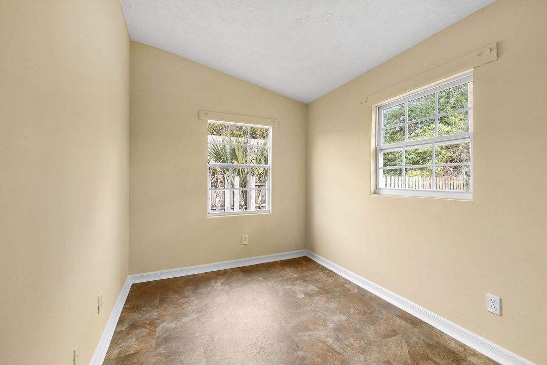 For Rent: $2,000 (3 beds, 2 baths, 1008 Square Feet)