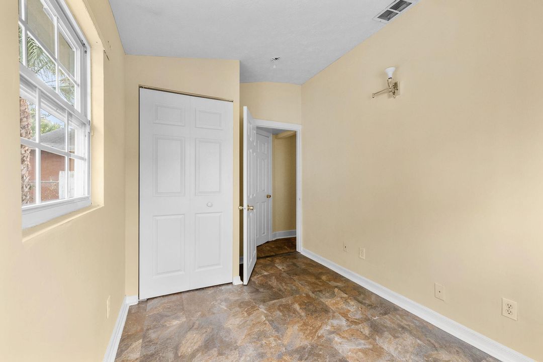 For Rent: $2,000 (3 beds, 2 baths, 1008 Square Feet)