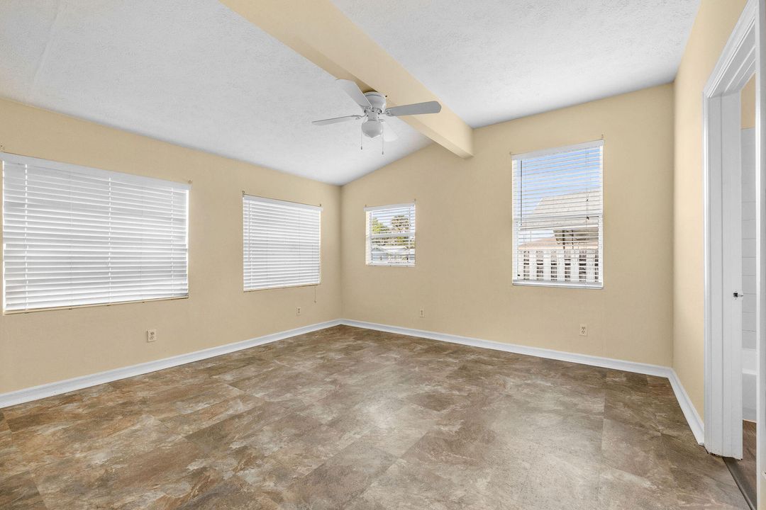 For Rent: $2,000 (3 beds, 2 baths, 1008 Square Feet)