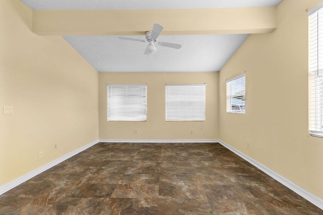 For Rent: $2,000 (3 beds, 2 baths, 1008 Square Feet)