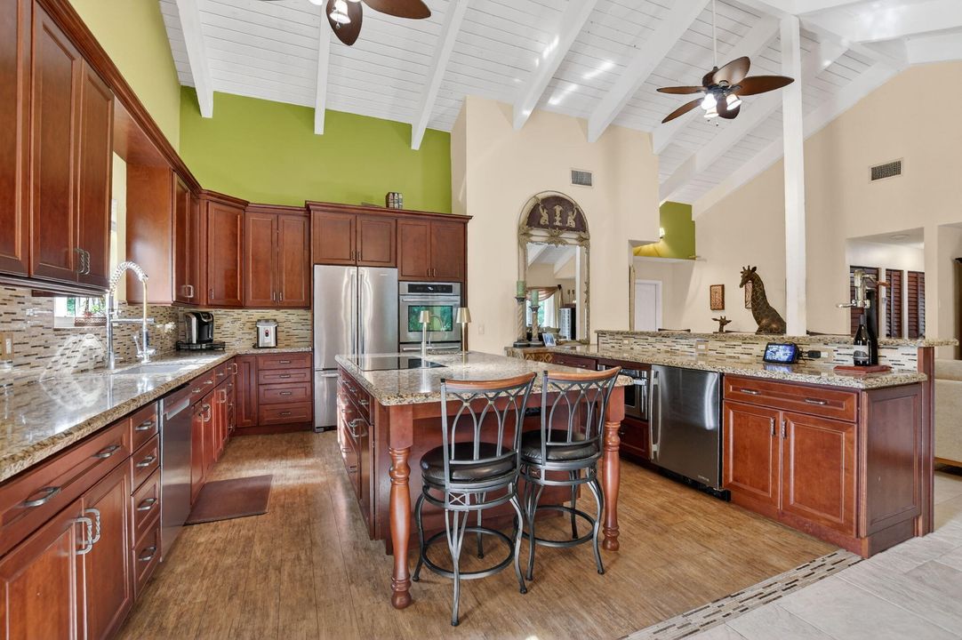 На продажу: $880,000 (4 спален, 3 ванн, 2527 Квадратных фут)