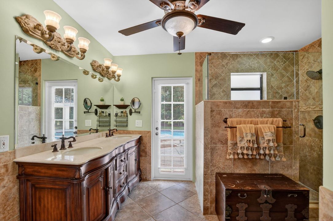 На продажу: $880,000 (4 спален, 3 ванн, 2527 Квадратных фут)