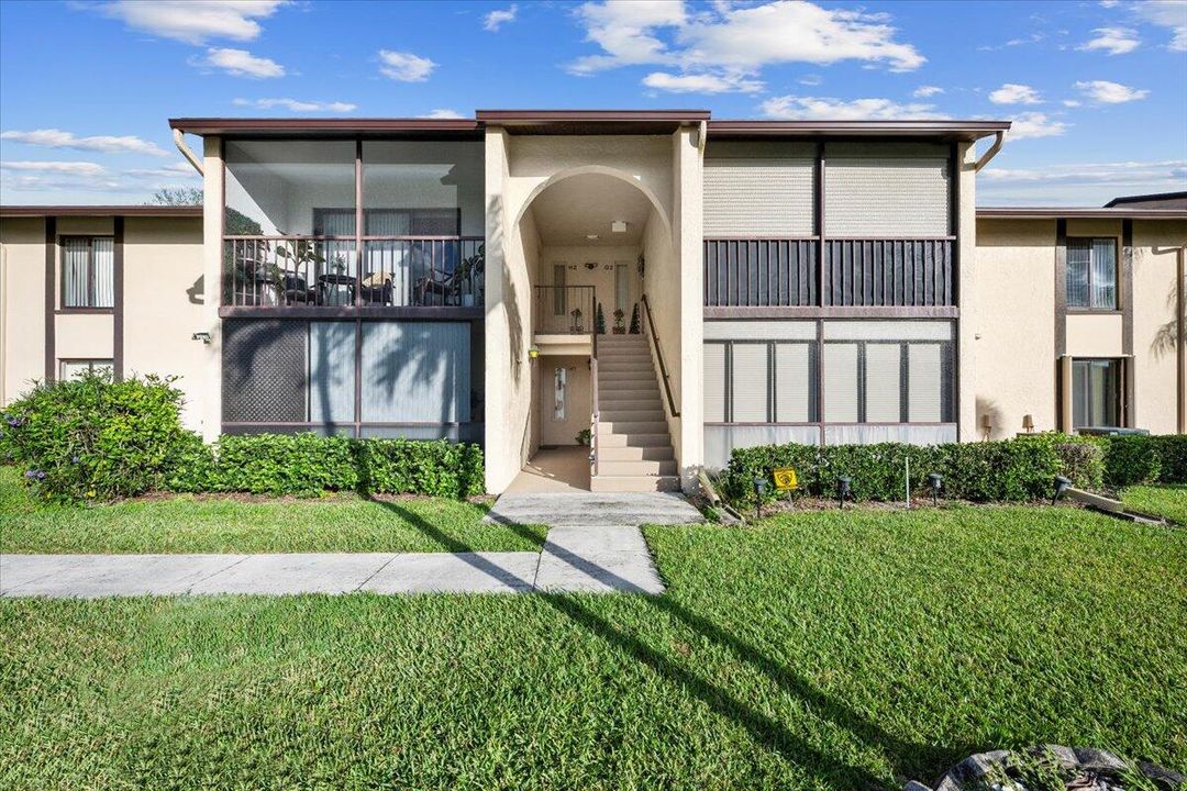 待售: $179,900 (2 贝兹, 2 浴室, 1111 平方英尺)