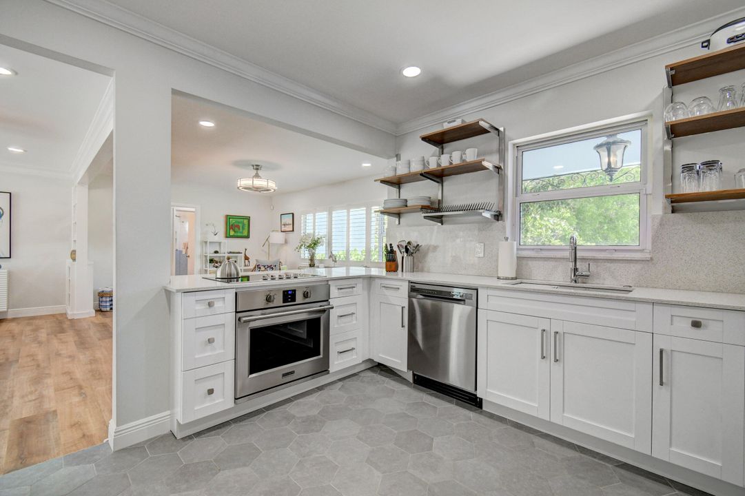 For Rent: $7,000 (3 beds, 2 baths, 1364 Square Feet)