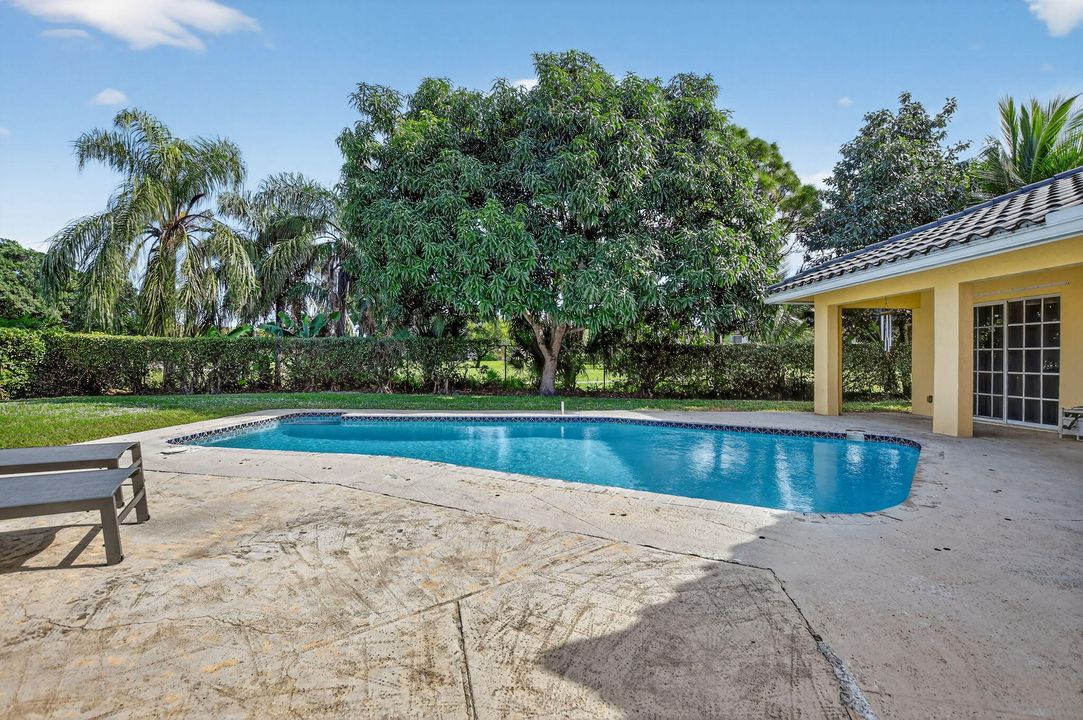 На продажу: $880,000 (4 спален, 3 ванн, 2527 Квадратных фут)