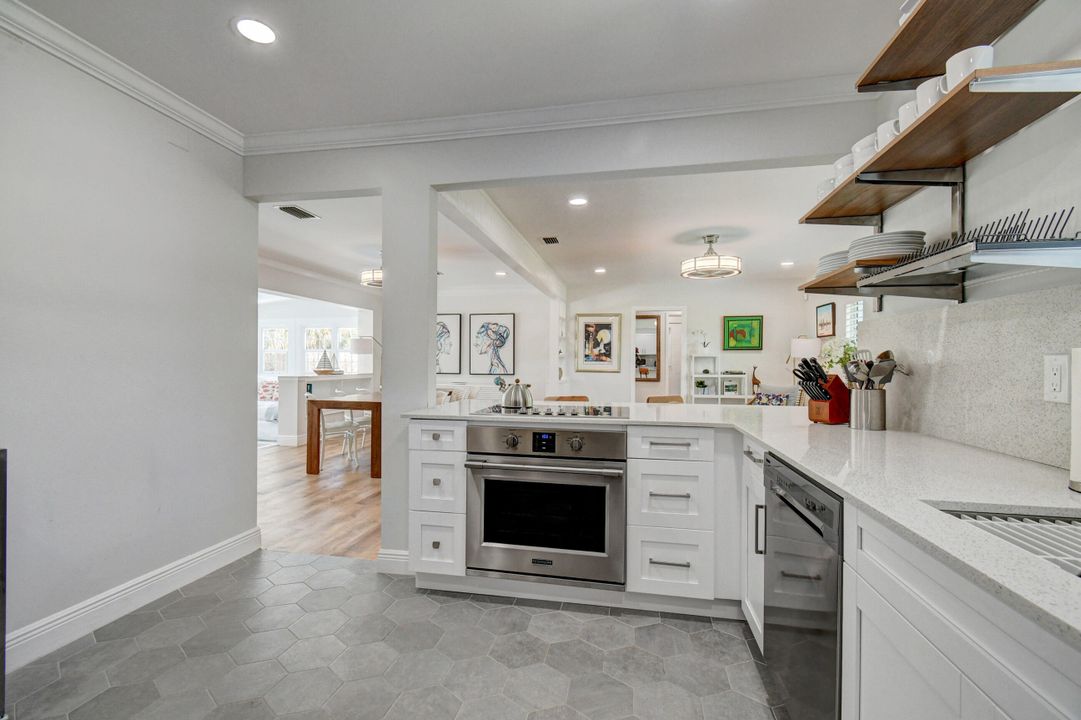 For Rent: $7,000 (3 beds, 2 baths, 1364 Square Feet)