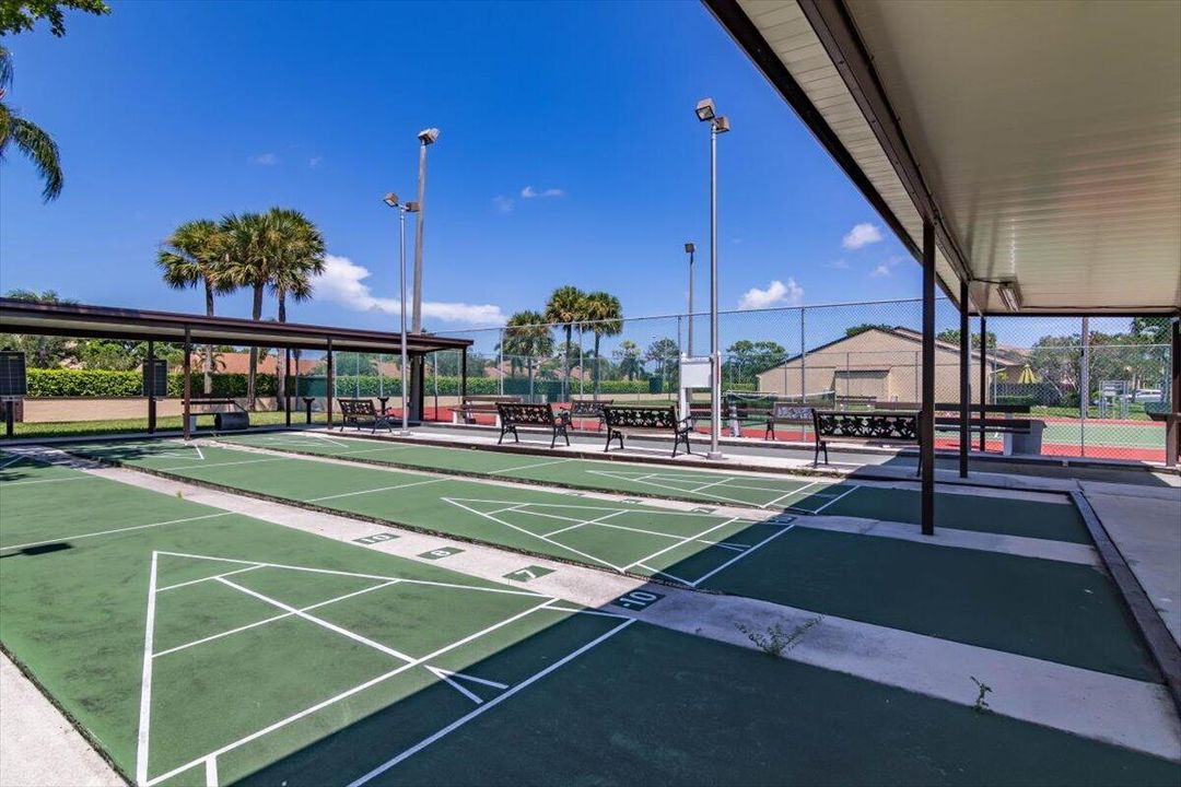 待售: $179,900 (2 贝兹, 2 浴室, 1111 平方英尺)