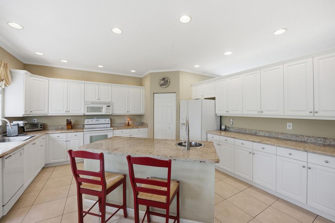 Active With Contract: $650,000 (4 beds, 2 baths, 2778 Square Feet)