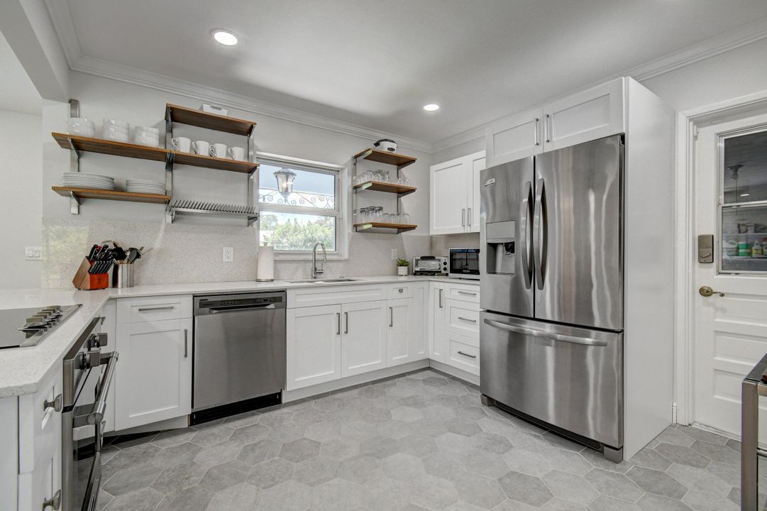 For Rent: $7,000 (3 beds, 2 baths, 1364 Square Feet)