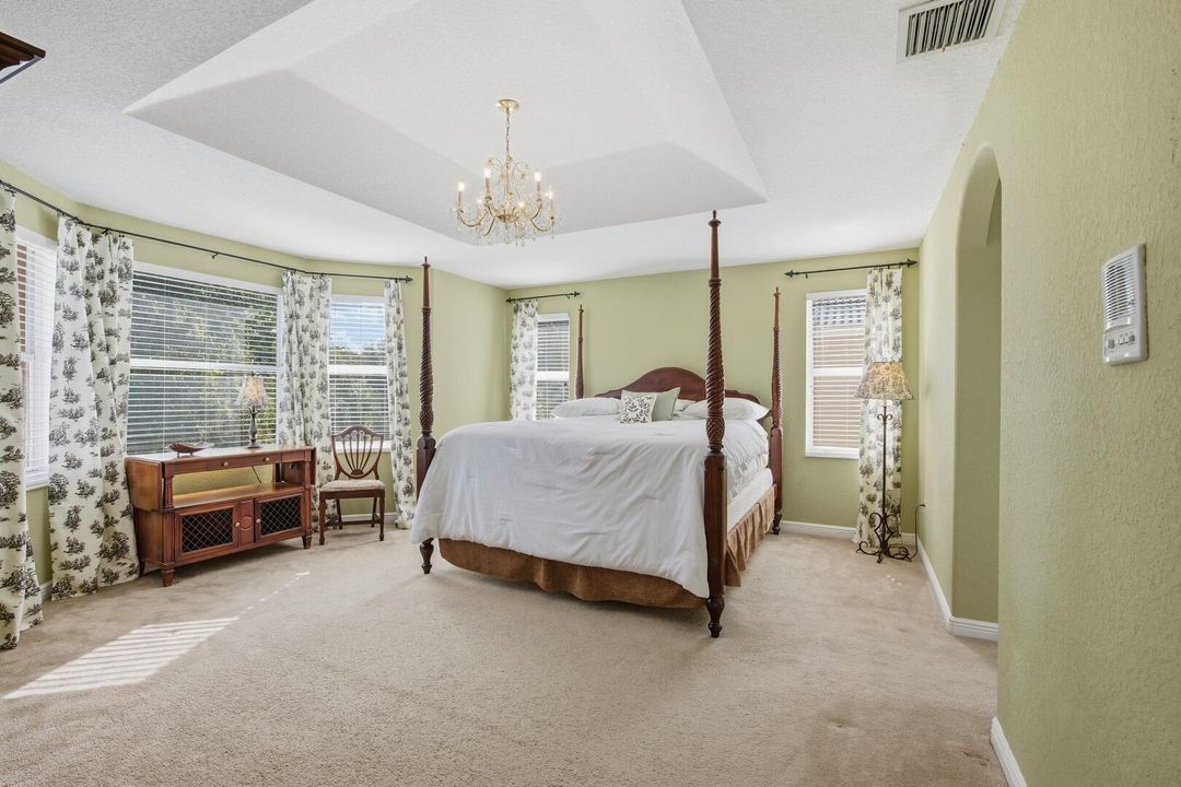 Active With Contract: $650,000 (4 beds, 2 baths, 2778 Square Feet)