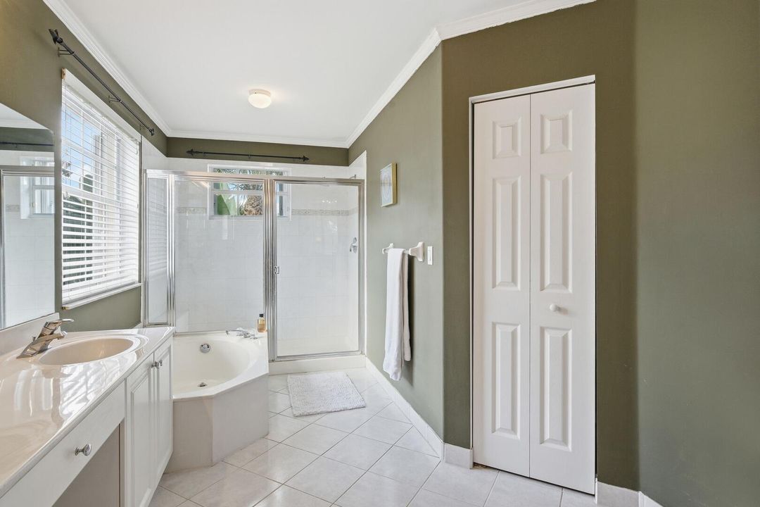 Active With Contract: $650,000 (4 beds, 2 baths, 2778 Square Feet)