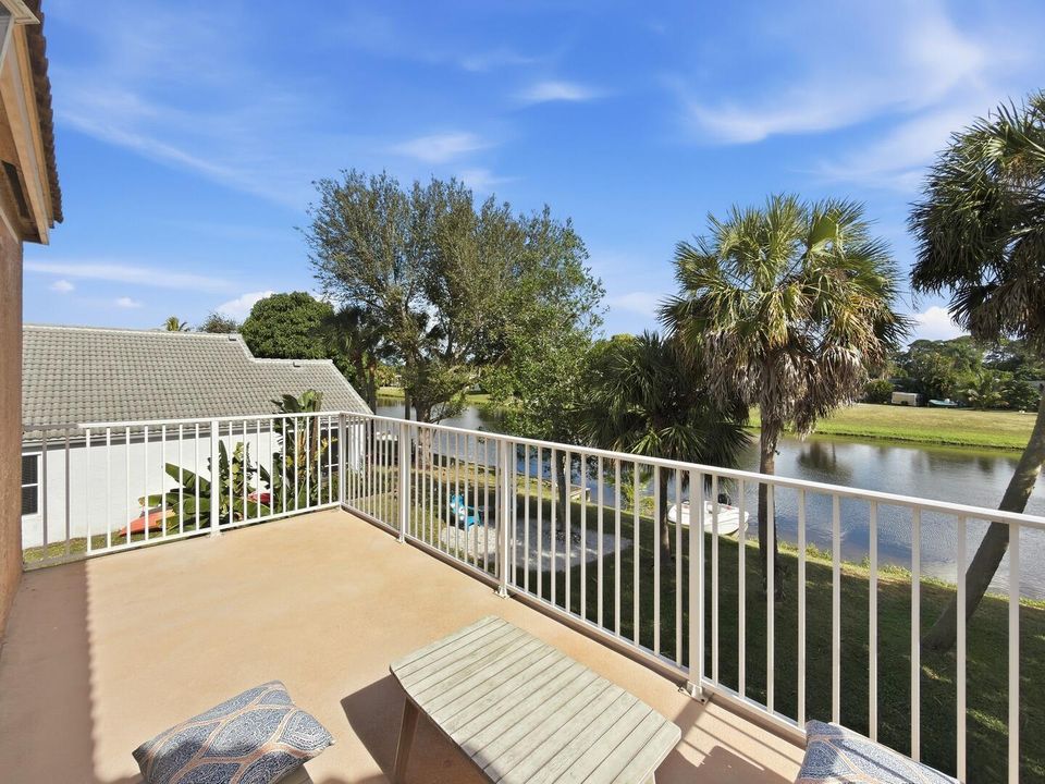 Active With Contract: $650,000 (4 beds, 2 baths, 2778 Square Feet)