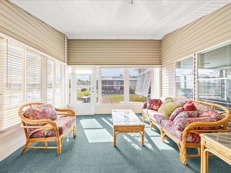 En Venta: $299,000 (2 camas, 2 baños, 1390 Pies cuadrados)