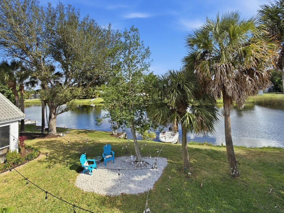 Active With Contract: $650,000 (4 beds, 2 baths, 2778 Square Feet)