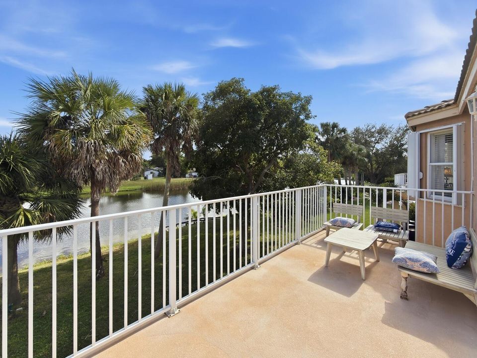 Active With Contract: $650,000 (4 beds, 2 baths, 2778 Square Feet)