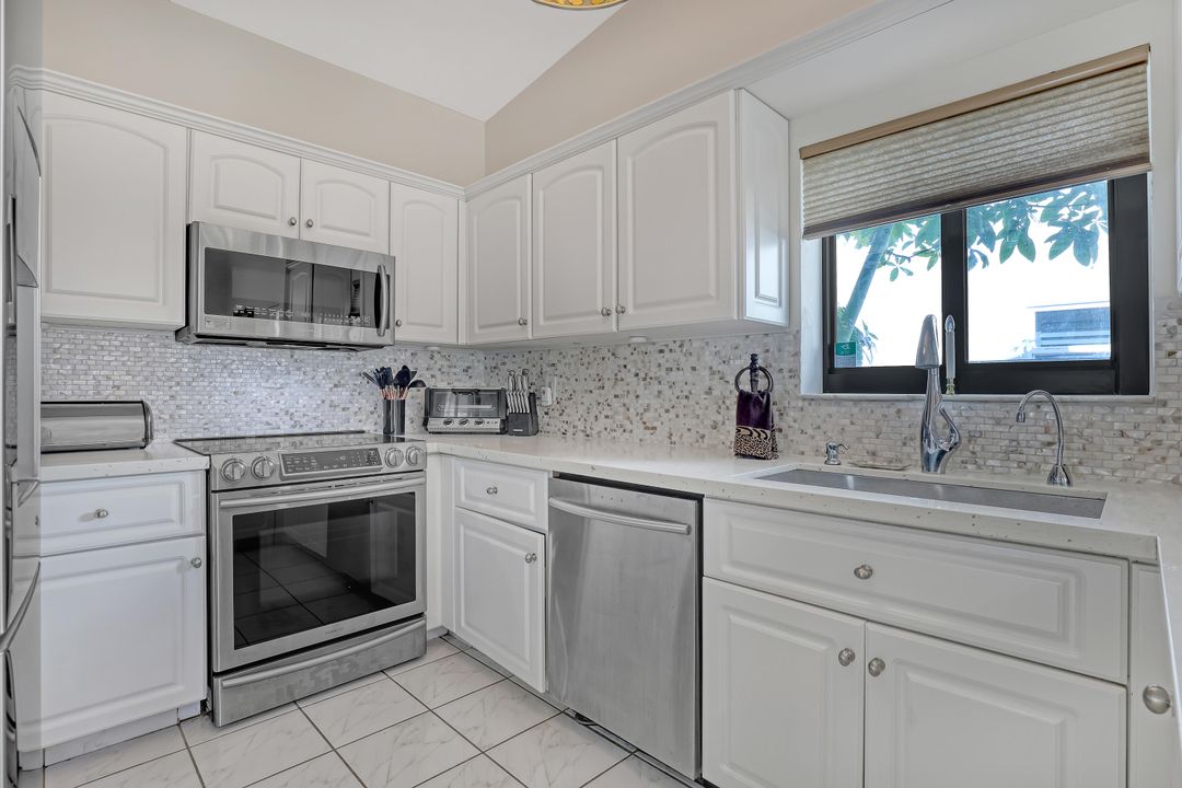 For Sale: $595,000 (3 beds, 2 baths, 2104 Square Feet)