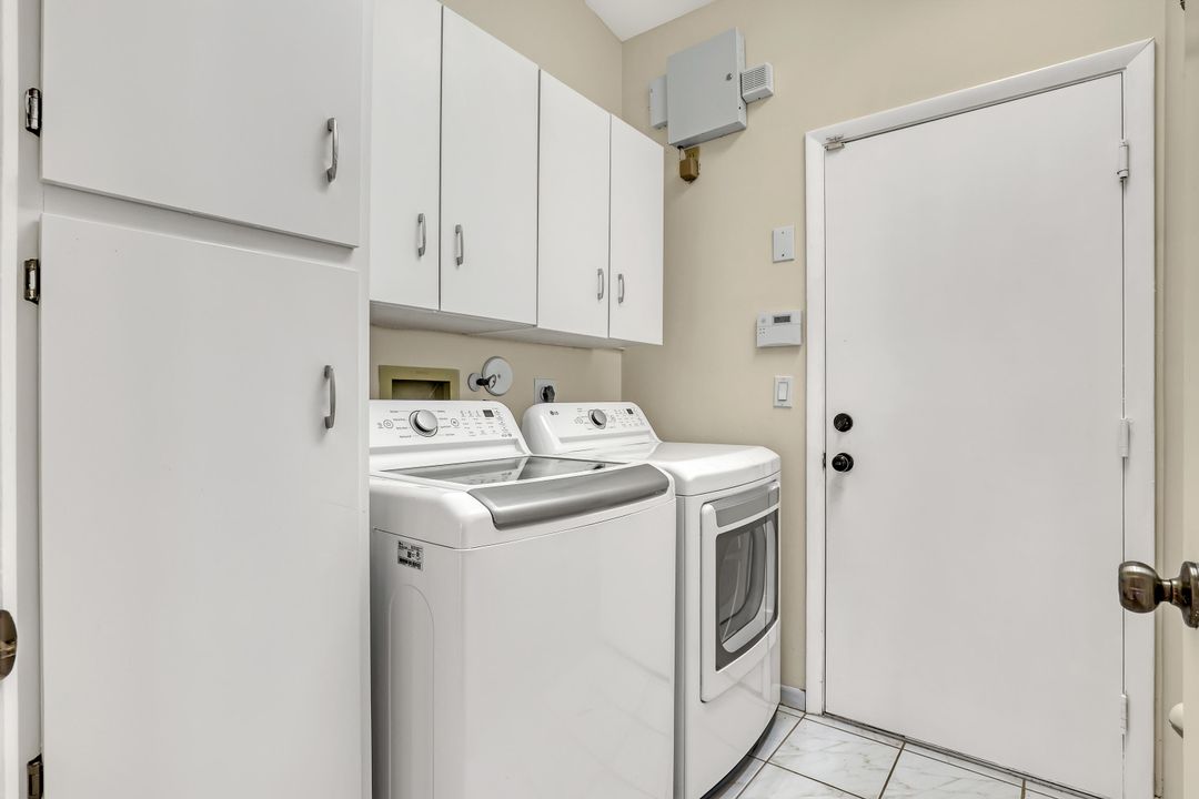 For Sale: $595,000 (3 beds, 2 baths, 2104 Square Feet)