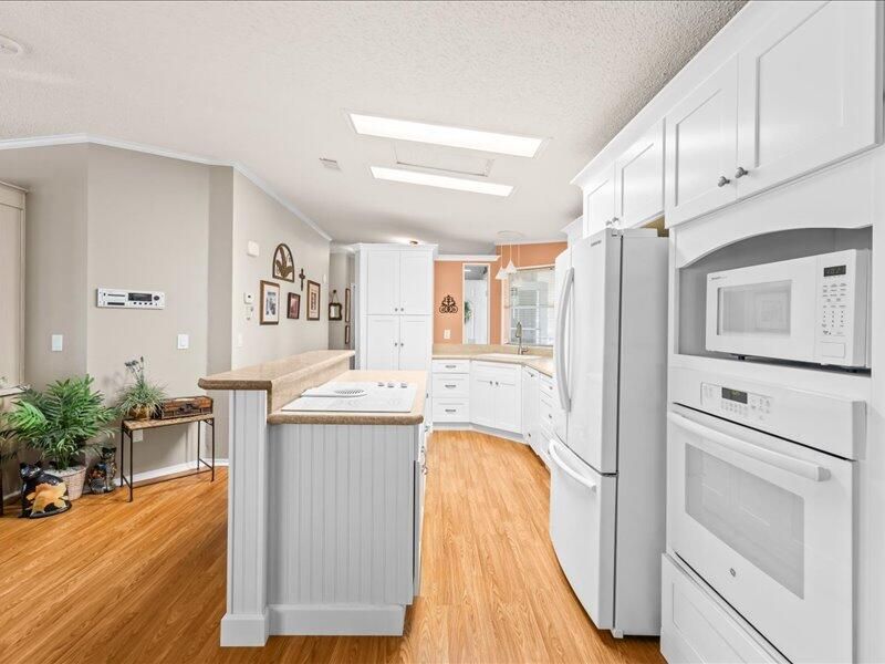 En Venta: $299,000 (2 camas, 2 baños, 1390 Pies cuadrados)