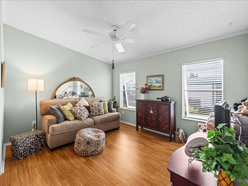 En Venta: $299,000 (2 camas, 2 baños, 1390 Pies cuadrados)