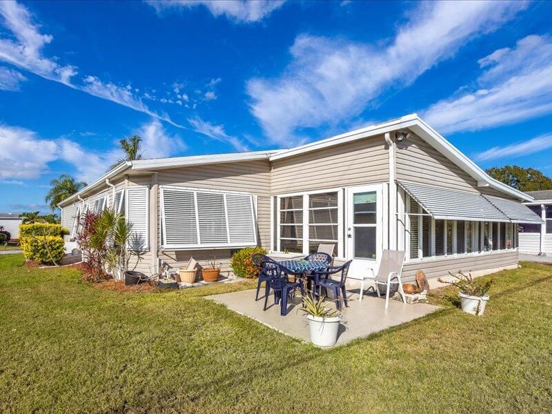 En Venta: $299,000 (2 camas, 2 baños, 1390 Pies cuadrados)