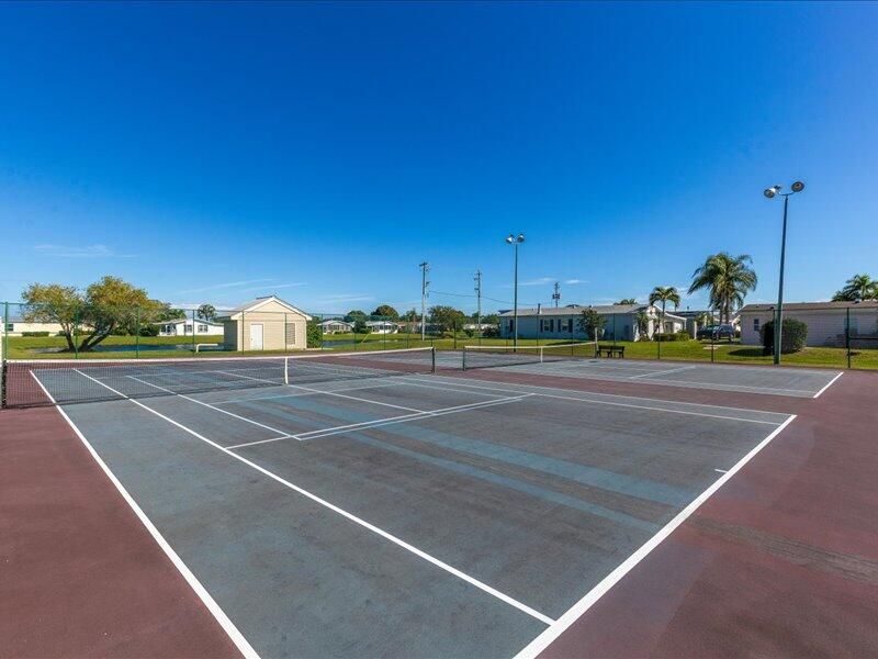 En Venta: $299,000 (2 camas, 2 baños, 1390 Pies cuadrados)