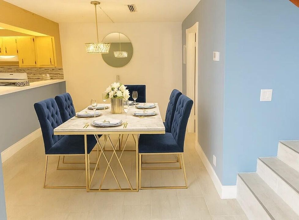 Active With Contract: $2,250 (2 beds, 2 baths, 1328 Square Feet)