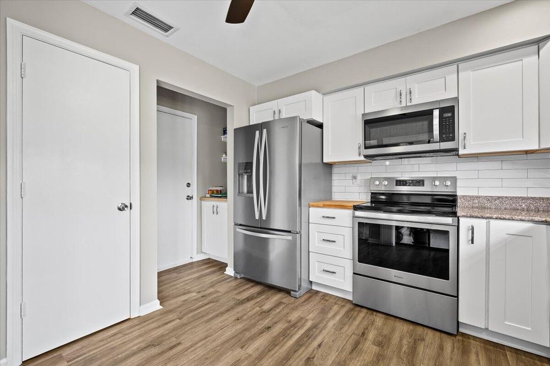 En Venta: $275,000 (2 camas, 2 baños, 1400 Pies cuadrados)