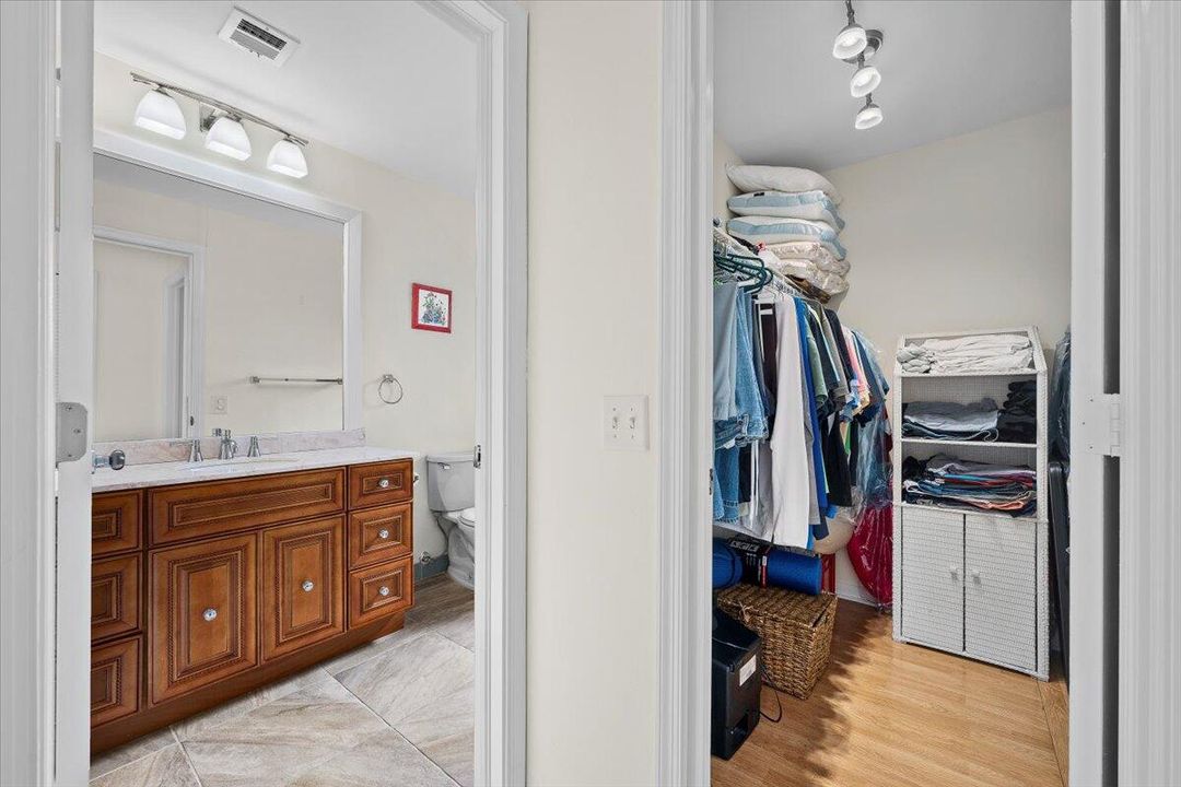 En Venta: $275,000 (2 camas, 2 baños, 1400 Pies cuadrados)