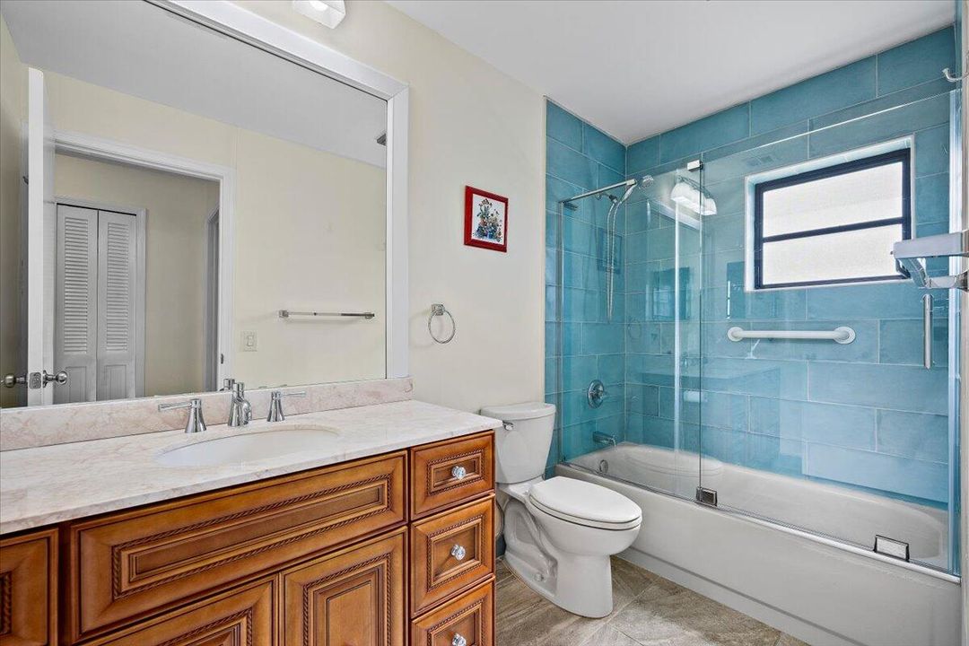 En Venta: $275,000 (2 camas, 2 baños, 1400 Pies cuadrados)