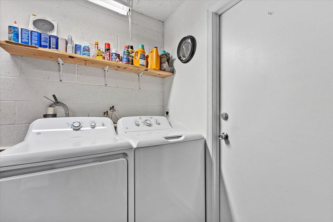 En Venta: $275,000 (2 camas, 2 baños, 1400 Pies cuadrados)