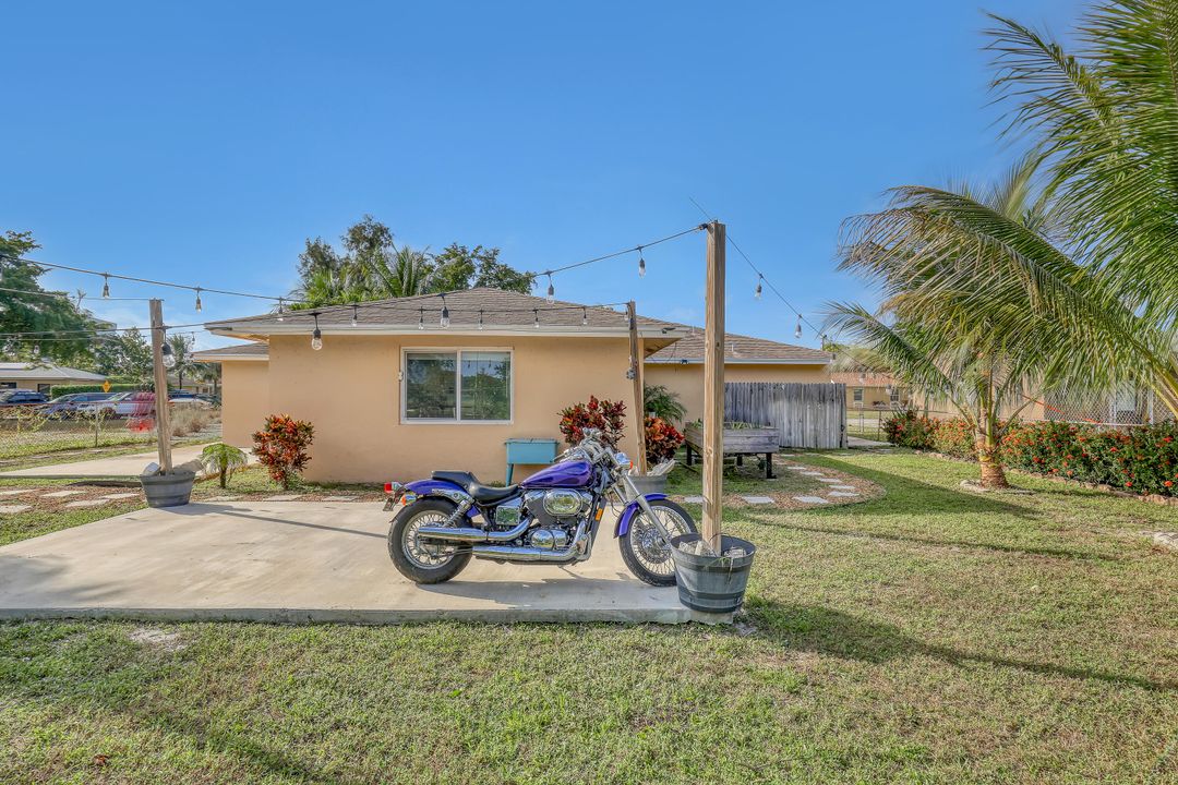 For Sale: $550,000 (4 beds, 3 baths, 1855 Square Feet)