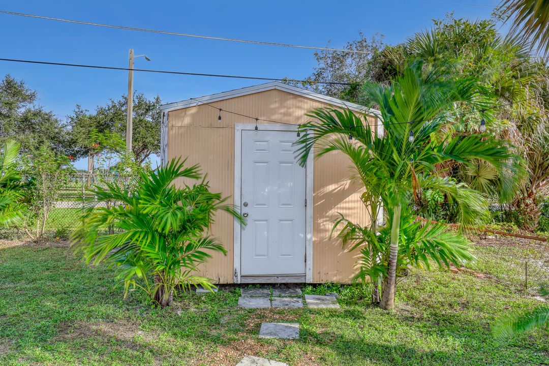 For Sale: $550,000 (4 beds, 3 baths, 1855 Square Feet)