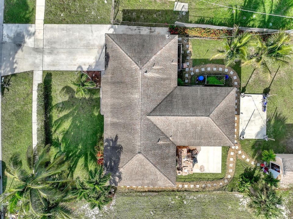 For Sale: $550,000 (4 beds, 3 baths, 1855 Square Feet)