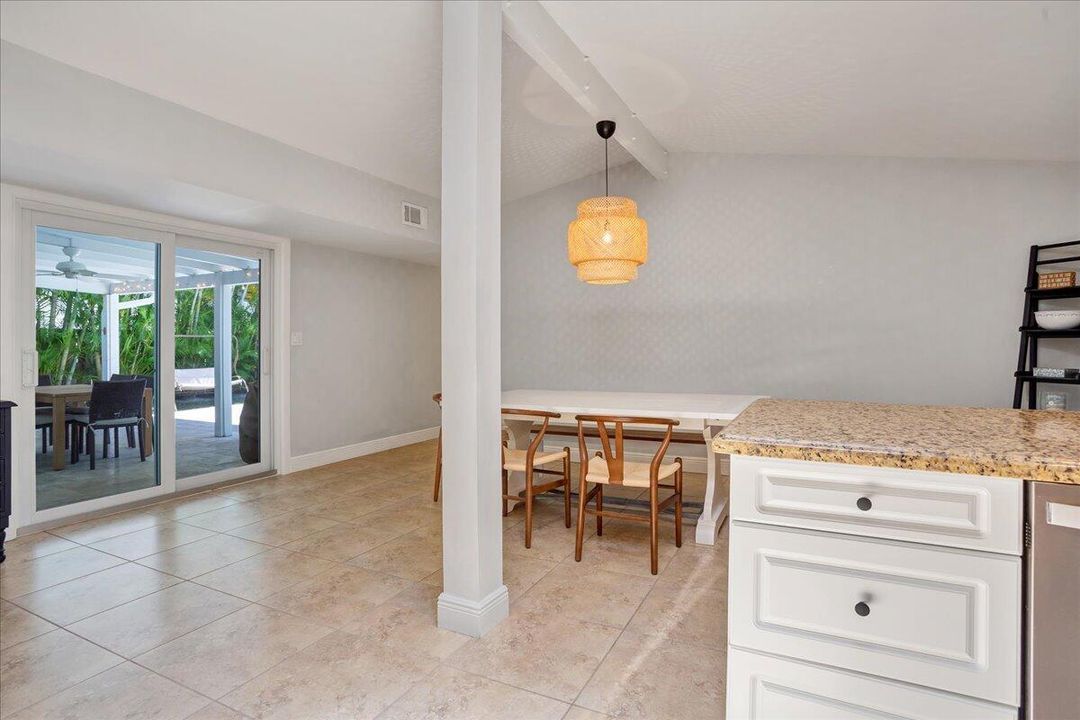 For Rent: $6,100 (2 beds, 2 baths, 1578 Square Feet)