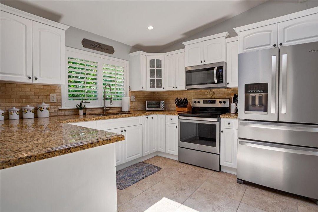 For Rent: $6,100 (2 beds, 2 baths, 1578 Square Feet)