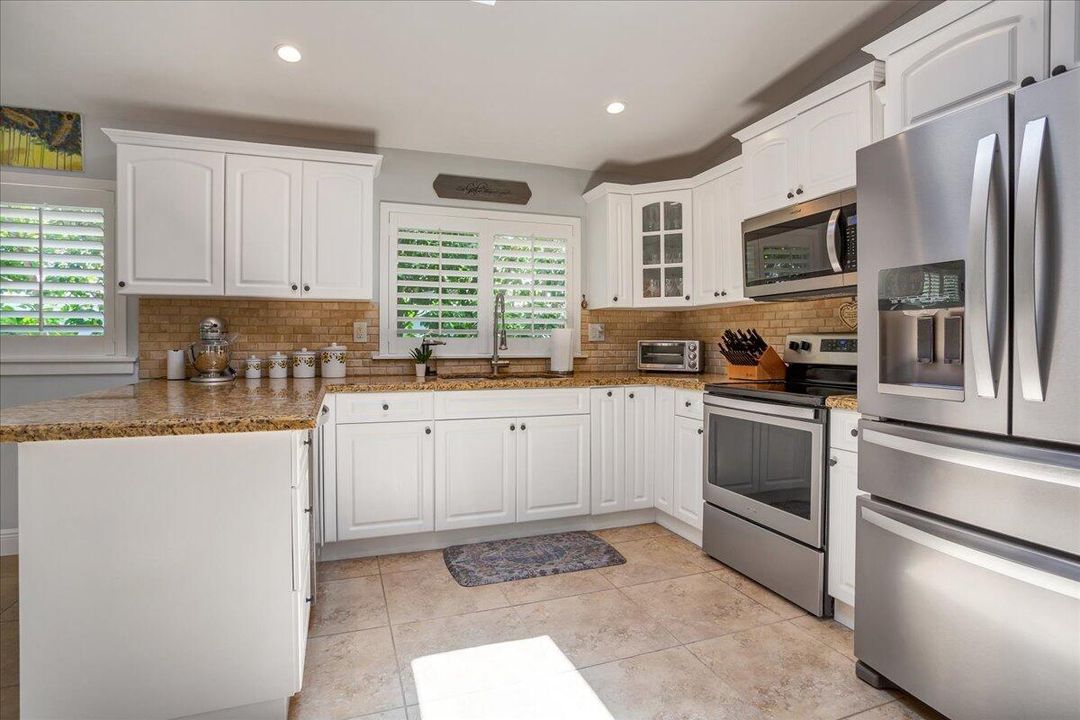 For Rent: $6,100 (2 beds, 2 baths, 1578 Square Feet)