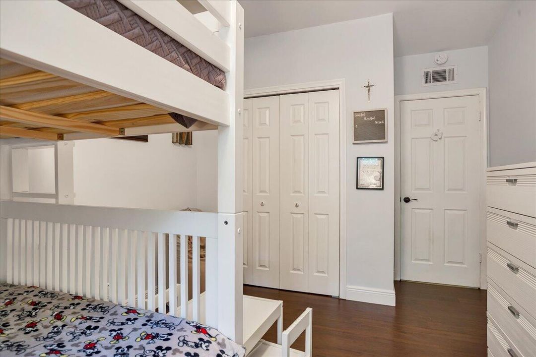 For Rent: $6,100 (2 beds, 2 baths, 1578 Square Feet)