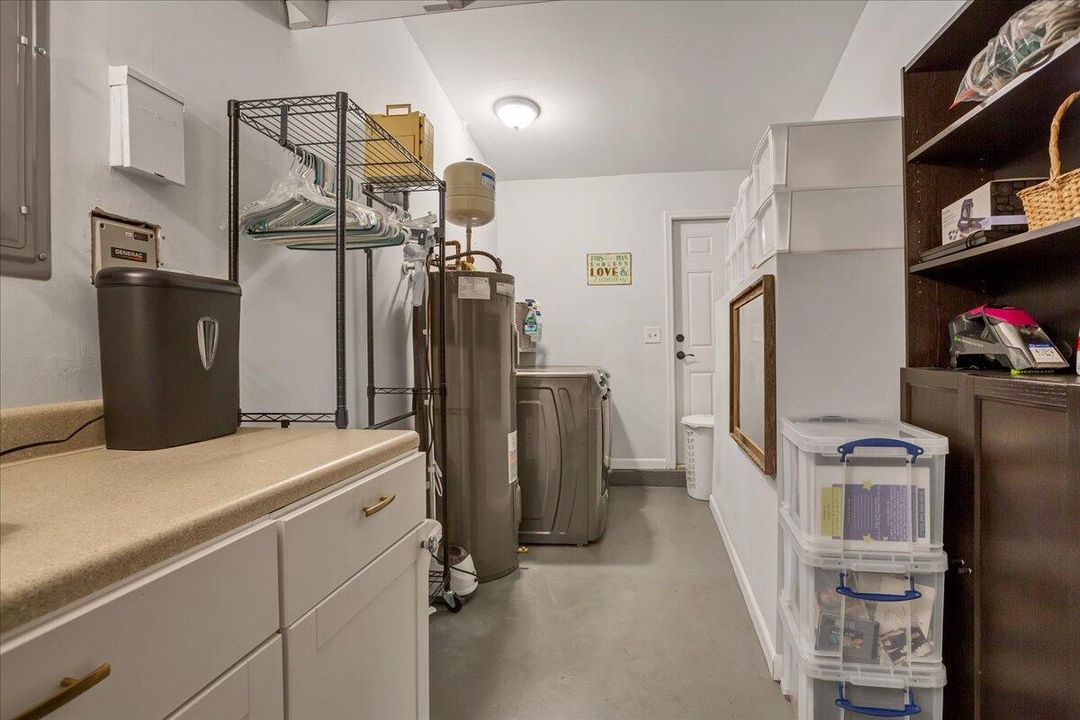 For Rent: $6,100 (2 beds, 2 baths, 1578 Square Feet)