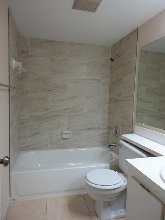 出租: $1,400 (1 贝兹, 1 浴室, 788 平方英尺)