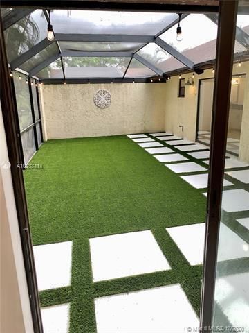 For Sale: $335,000 (2 beds, 2 baths, 1466 Square Feet)