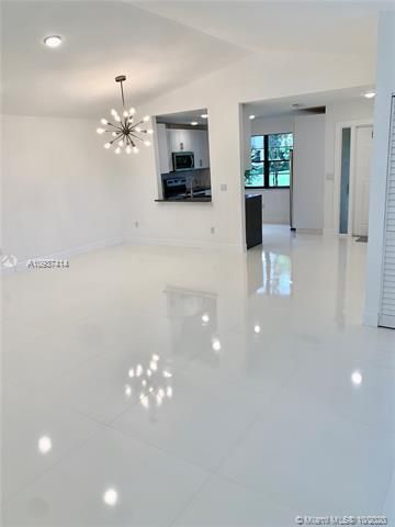 For Sale: $335,000 (2 beds, 2 baths, 1466 Square Feet)