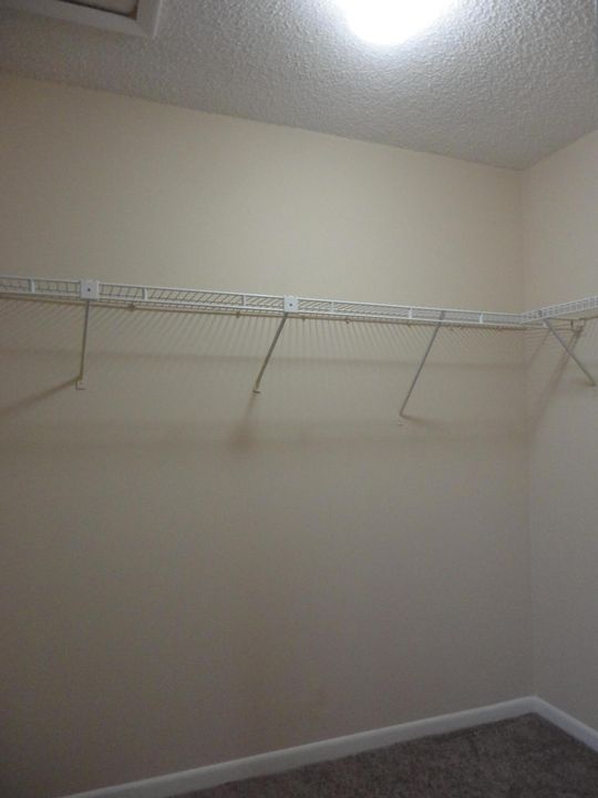 出租: $1,400 (1 贝兹, 1 浴室, 788 平方英尺)