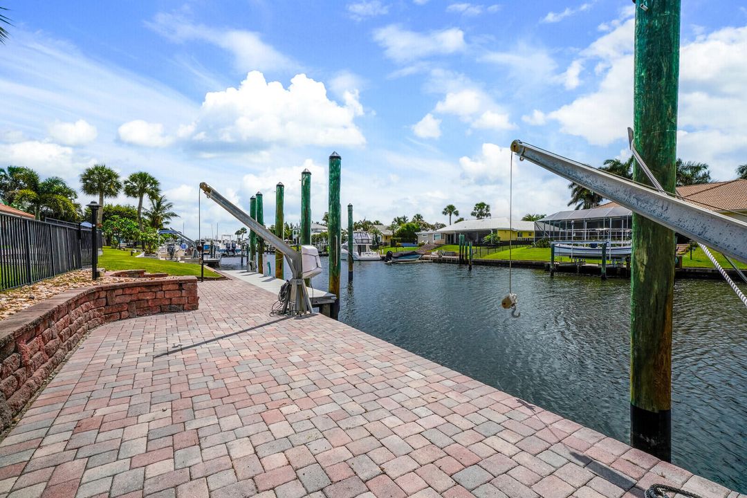 На продажу: $1,800,000 (3 спален, 3 ванн, 2300 Квадратных фут)