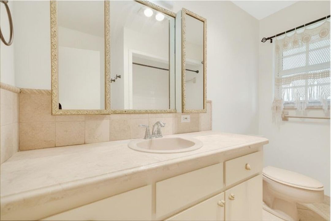 На продажу: $1,800,000 (3 спален, 3 ванн, 2300 Квадратных фут)