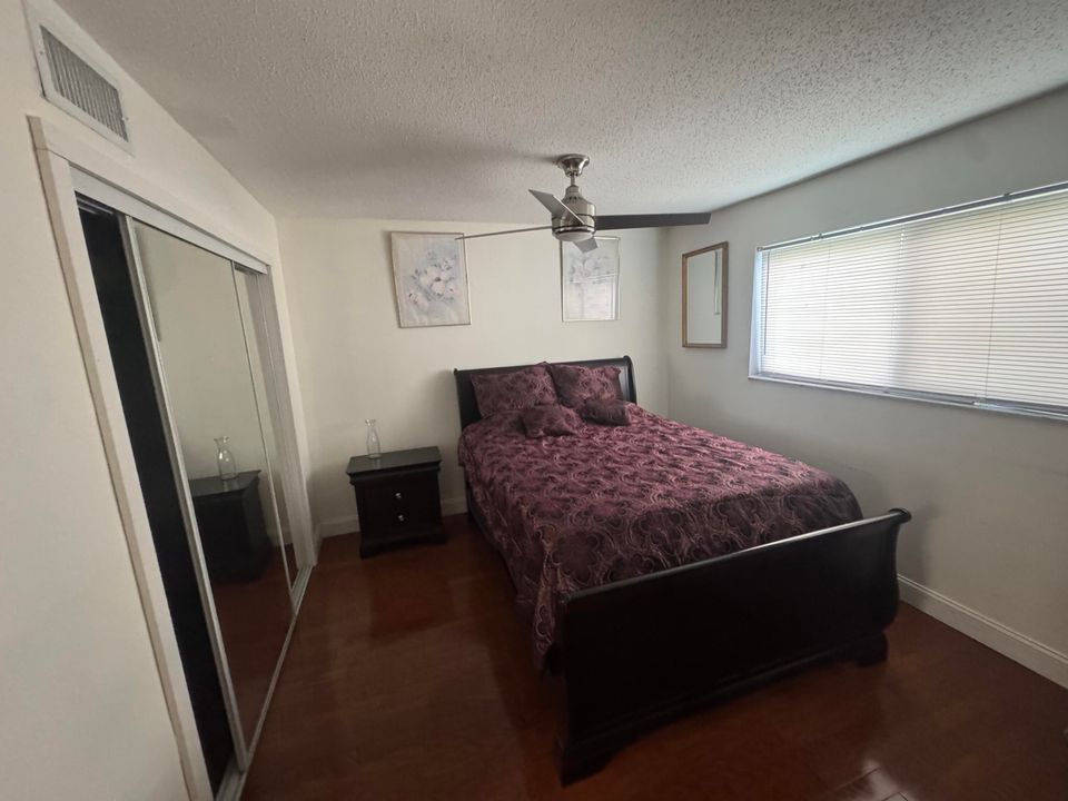 For Sale: $100,000 (2 beds, 2 baths, 994 Square Feet)