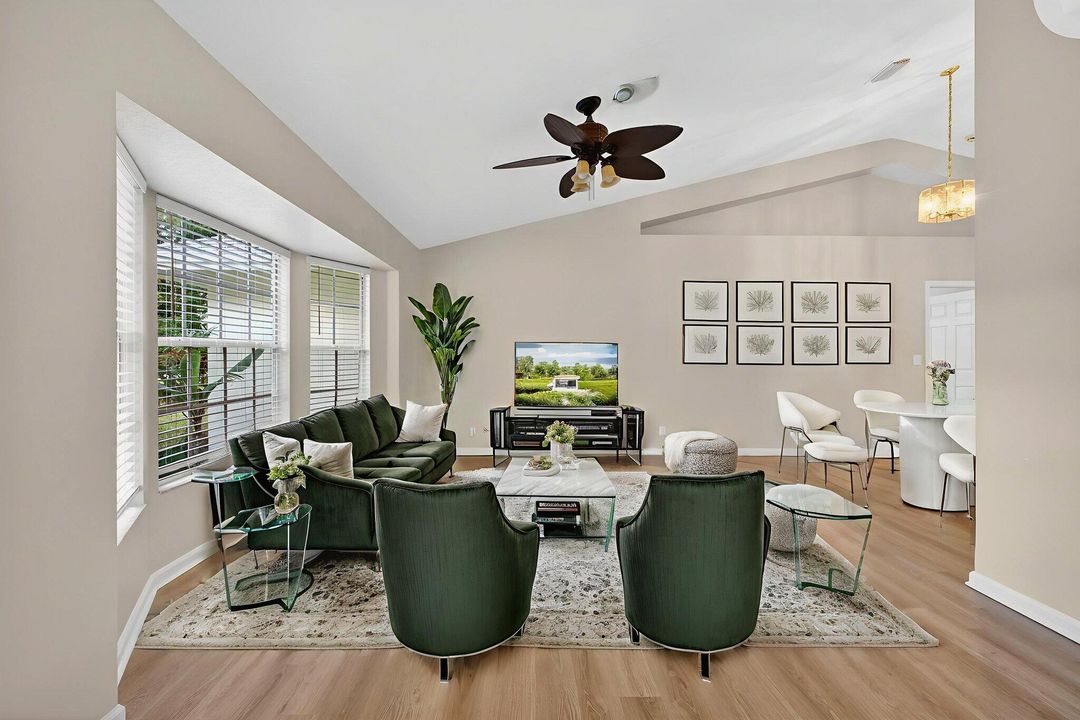 待售: $740,000 (3 贝兹, 2 浴室, 2045 平方英尺)