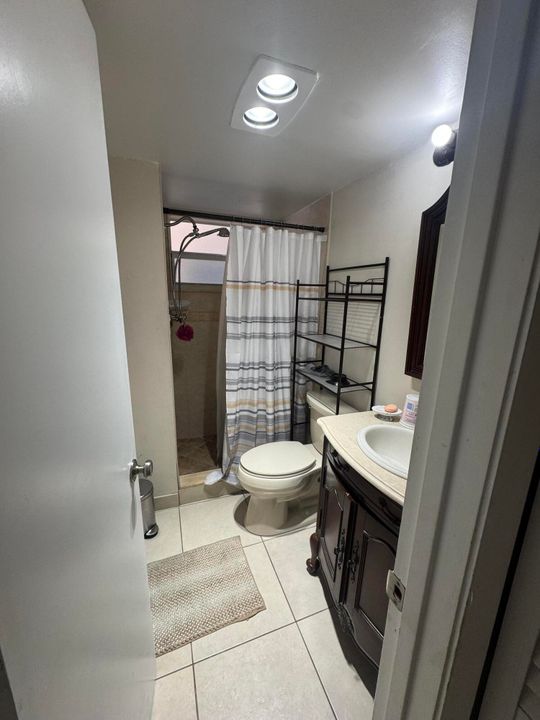 For Sale: $100,000 (2 beds, 2 baths, 994 Square Feet)
